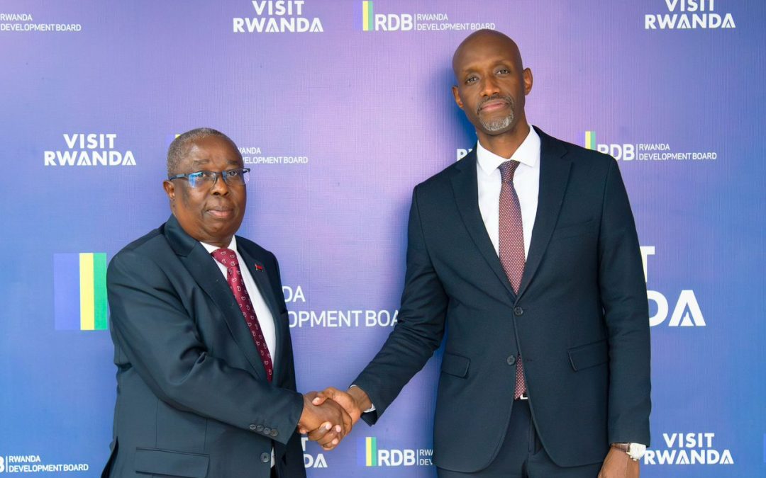 Encontro de trabalho entre o Embaixador Alfredo Dombe e o Presidente do Conselho de Administração da Rwanda Development Board (RDB), Jean-Guy Afrika.